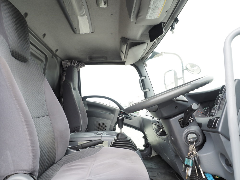 いすゞ フォワード 冷凍バン 中型 TKG-FRR90S2 年式 H25[写真18]