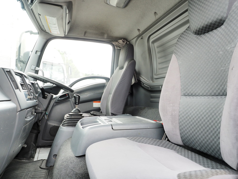 いすゞ フォワード 冷凍バン 中型 TKG-FRR90S2 年式 H25[写真24]