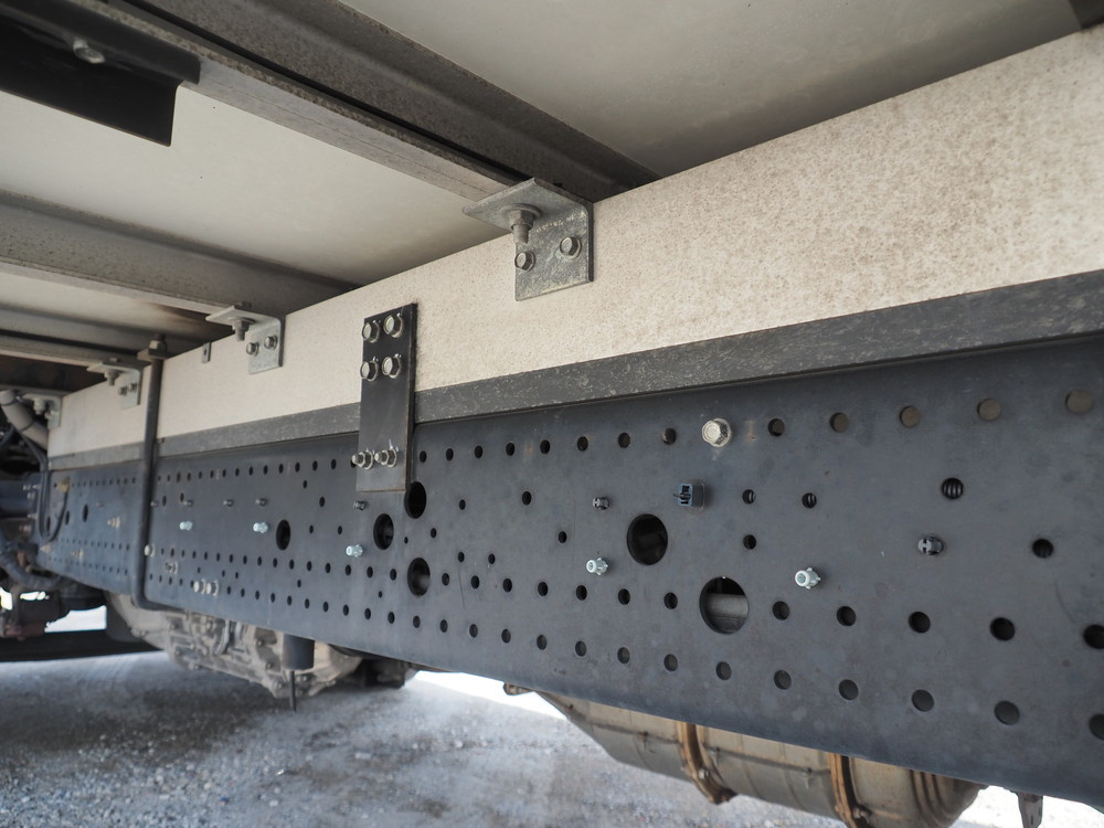 いすゞ フォワード 冷凍バン 中型 TKG-FRR90S2 年式 H25[写真28]