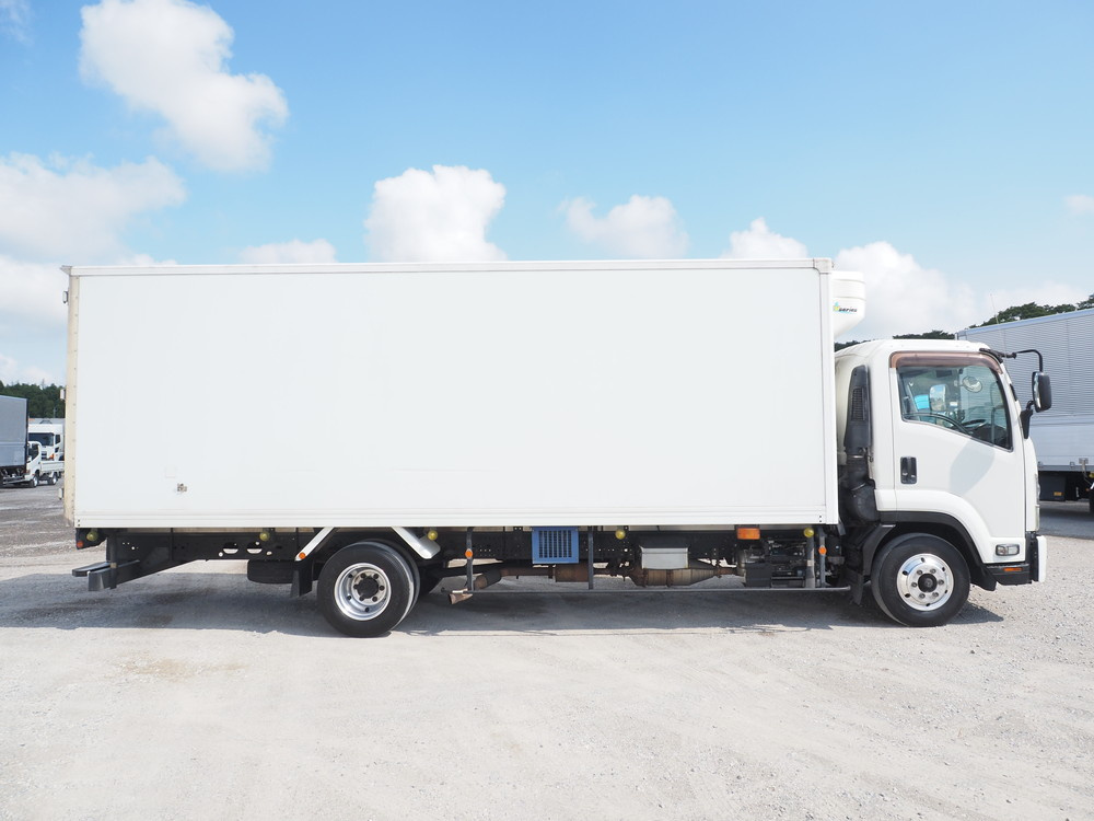 いすゞ フォワード 冷凍バン 中型 TKG-FRR90S2 年式 H25[写真08]