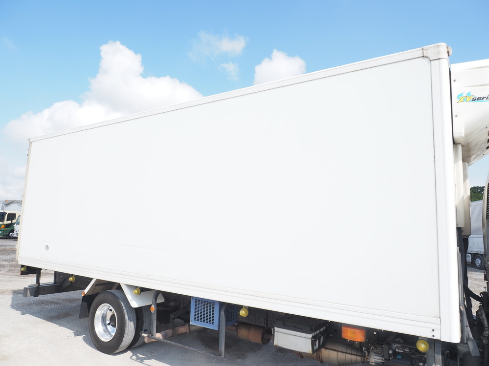 いすゞ フォワード 冷凍バン 中型 TKG-FRR90S2 年式 H25[写真09]