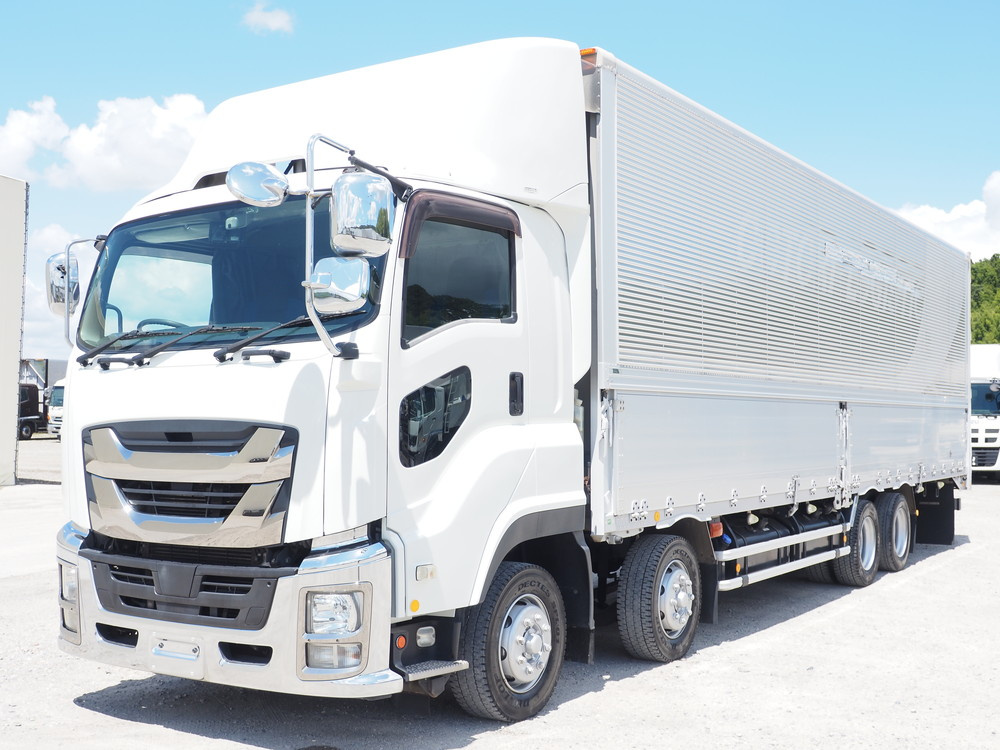 いすゞ ギガ ウイング車 大型 QPG-CYJ77B 年式 H28[写真01]