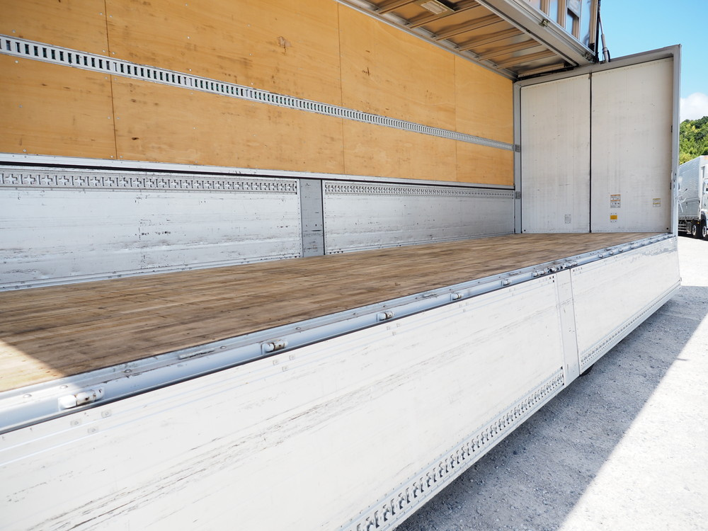 いすゞ ギガ ウイング車 大型 QPG-CYJ77B 年式 H28[写真17]