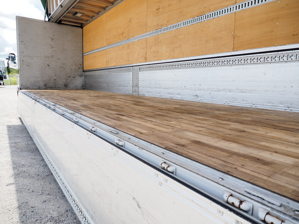 いすゞ ギガ ウイング車 大型 QPG-CYJ77B 年式 H28[写真16]