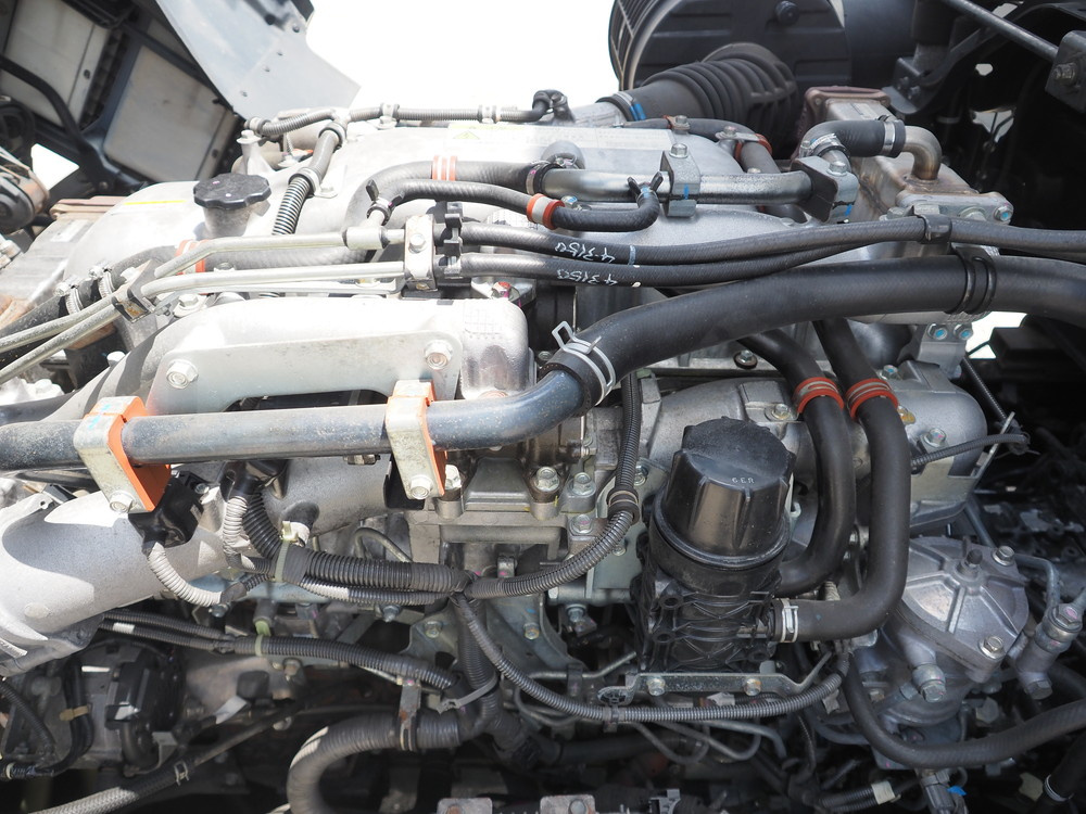 いすゞ ギガ ウイング車 大型 QPG-CYJ77B 年式 H28[写真40]