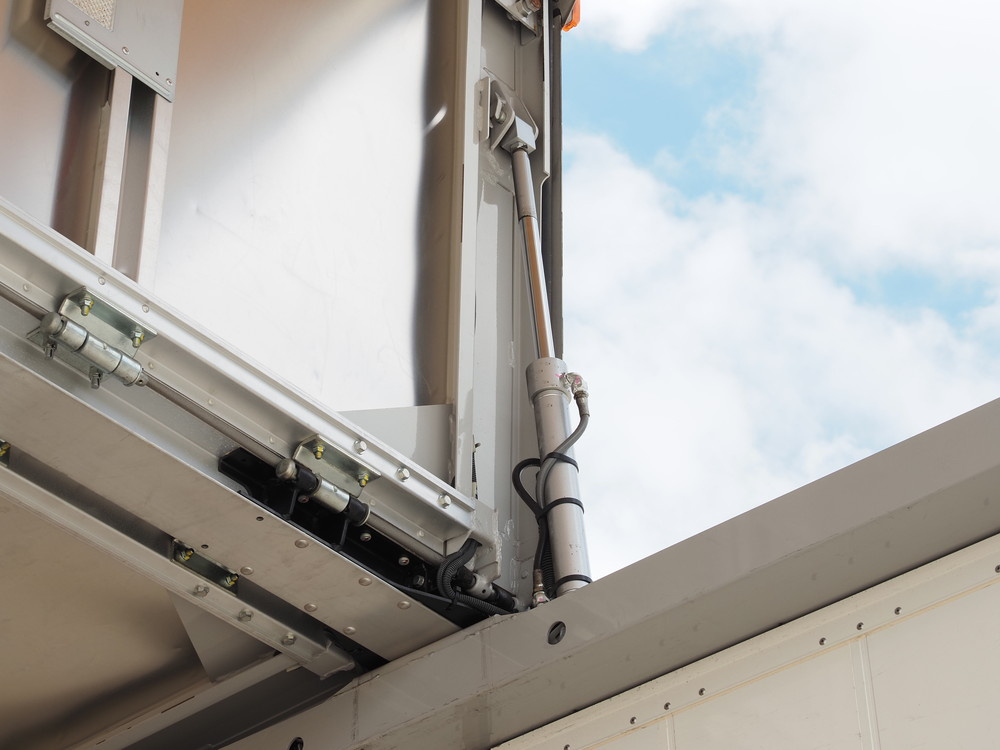 いすゞ フォワード ウイング車 中型 2RG-FRR90T2 年式 H30[写真17]