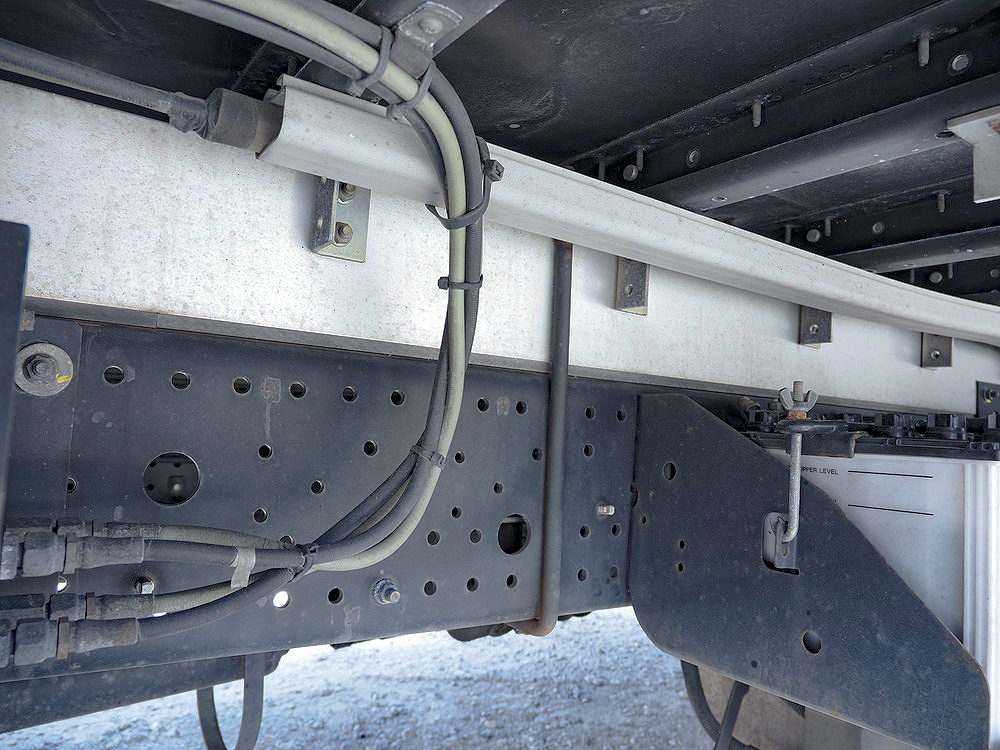 いすゞ フォワード ウイング車 中型 2RG-FRR90T2 年式 H30[写真39]