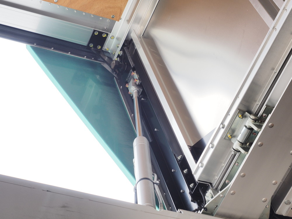 いすゞ ギガ ウイング車 大型 2PG-CYJ77C 年式 R1[写真17]