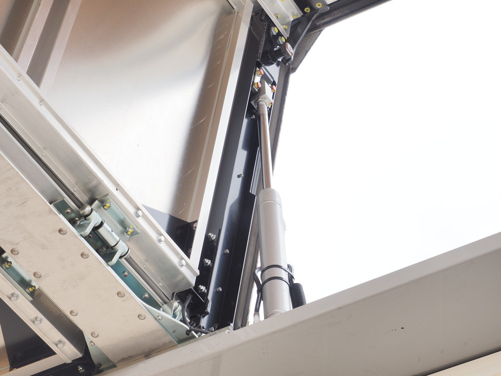 いすゞ ギガ ウイング車 大型 2PG-CYJ77C 年式 R1[写真18]