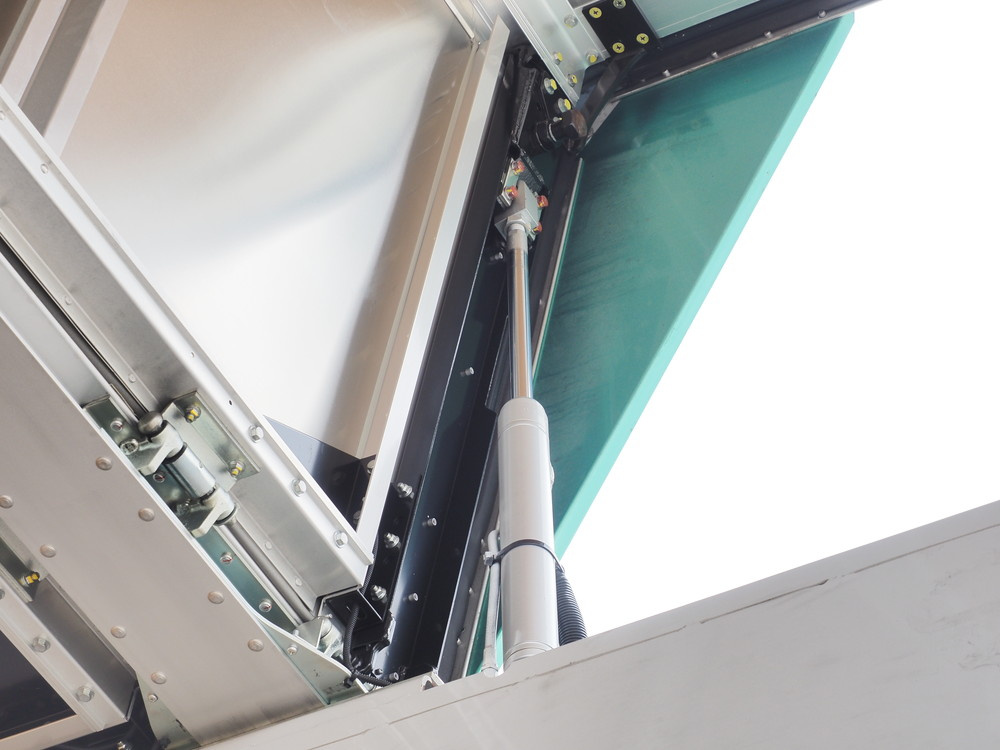 いすゞ ギガ ウイング車 大型 2PG-CYJ77C 年式 R1[写真12]