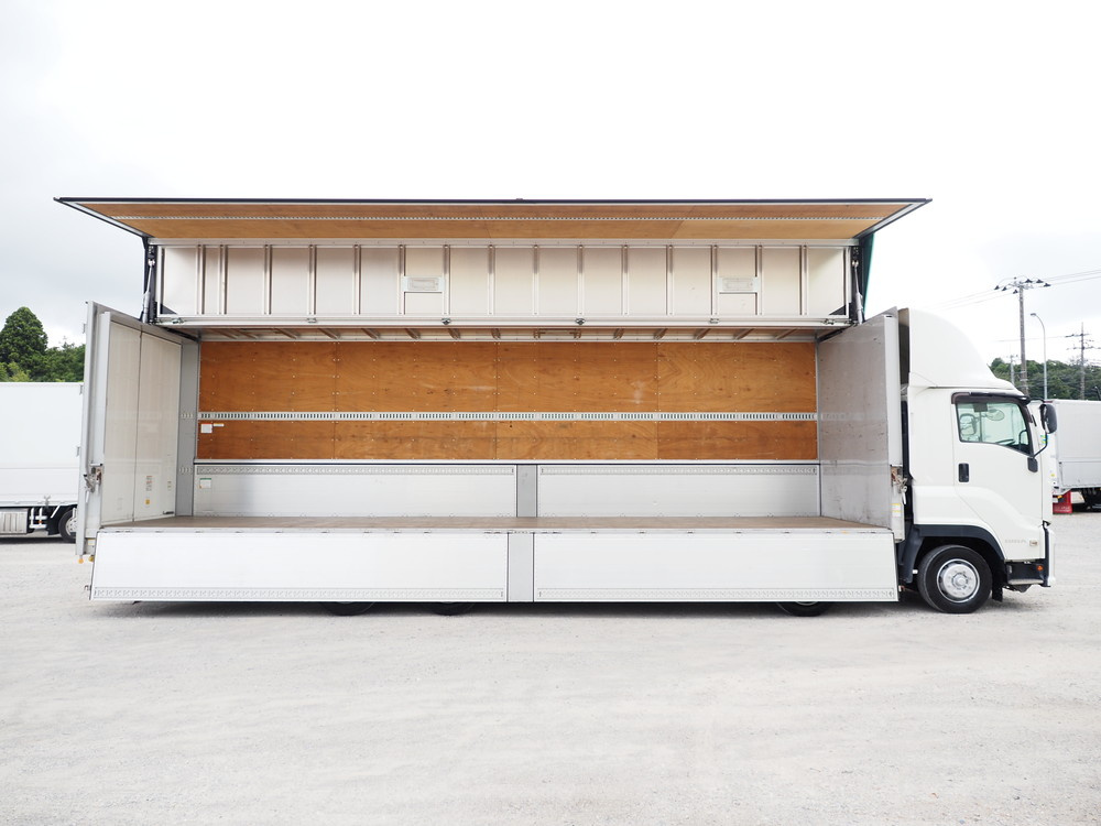 いすゞ ギガ ウイング車 大型 2PG-CYJ77C 年式 R1[写真11]