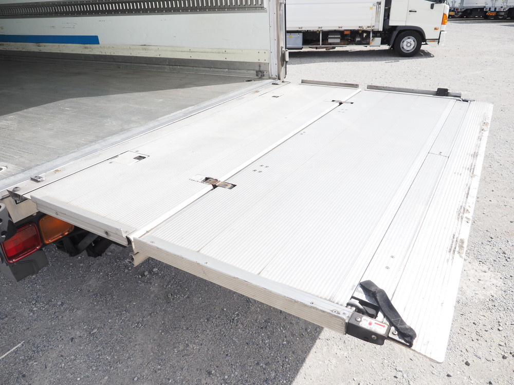 いすゞ フォワード 冷凍バン 中型 TKG-FRR90S2 年式 H24[写真21]