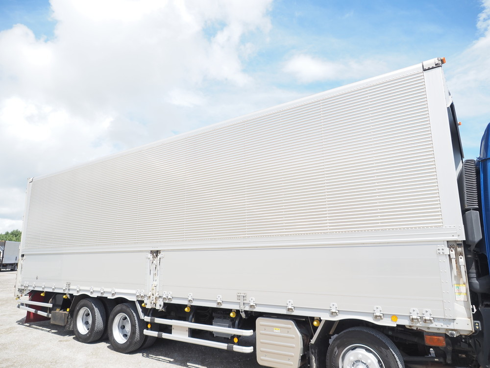 いすゞ ギガ ウイング車 大型 QKG-CYJ77A 年式 H27[写真09]