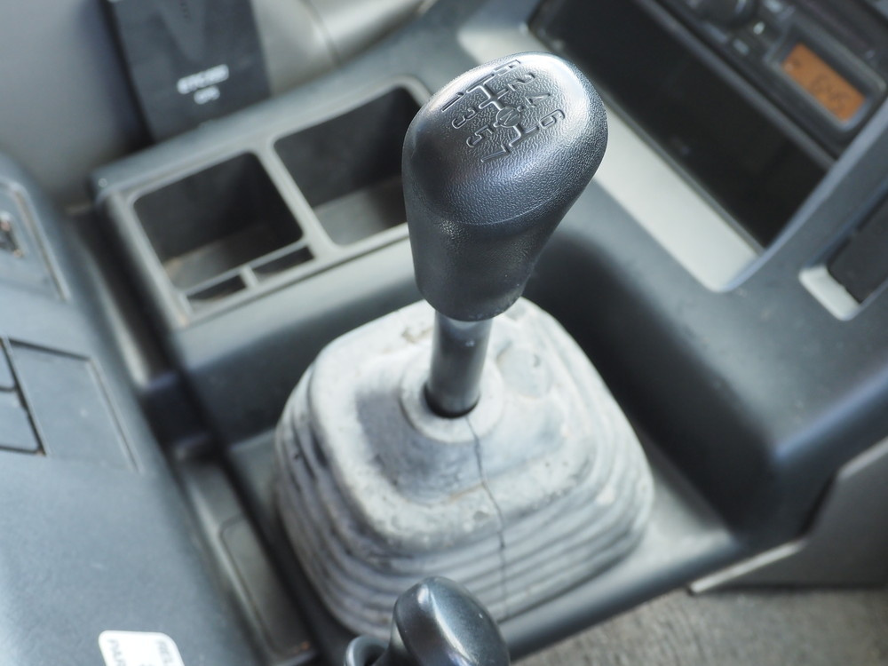 いすゞ ギガ ウイング車 大型 QKG-CYJ77A 年式 H27[写真30]