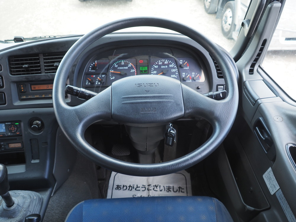 いすゞ ギガ ウイング車 大型 QKG-CYJ77A 年式 H27[写真28]