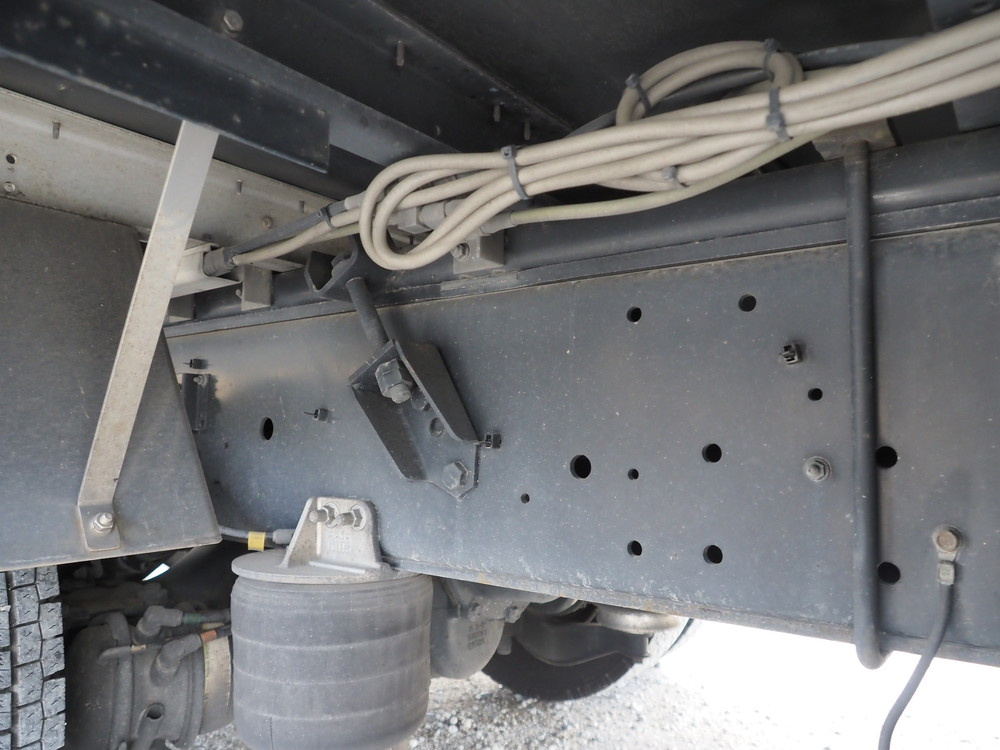 いすゞ ギガ ウイング車 大型 QKG-CYJ77A 年式 H27[写真40]