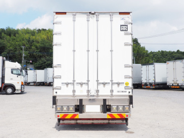 いすゞ ギガ 冷凍ウイング 大型 QPG-CYL77B 年式 H29[写真06]