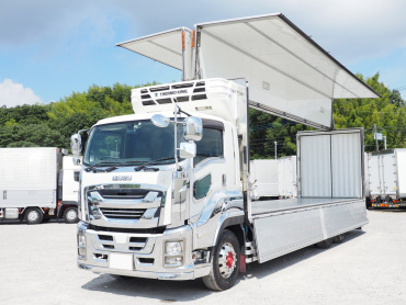 いすゞ ギガ 冷凍ウイング 大型 QPG-CYL77B 年式 H29[写真02]