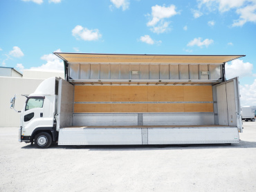 いすゞ ギガ ウイング車 大型 QPG-CYJ77B 年式 H28 [写真13]