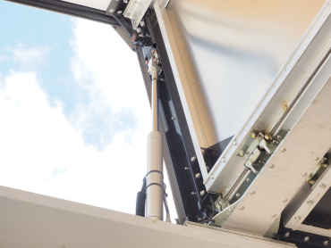 いすゞ ギガ ウイング車 大型 QPG-CYJ77B 年式 H28 [写真12]