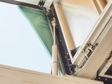 いすゞ ギガ ウイング車 大型 QPG-CYJ77B 年式 H28 [写真14]