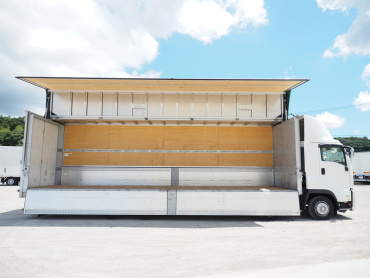 いすゞ ギガ ウイング車 大型 QPG-CYJ77B 年式 H28 [写真10]