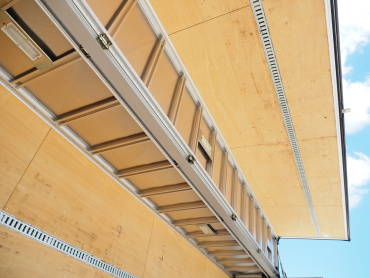 いすゞ ギガ ウイング車 大型 QPG-CYJ77B 年式 H28 [写真18]