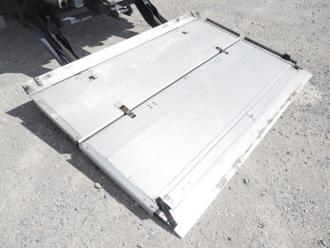 いすゞ フォワード 冷凍バン 中型 TKG-FRR90S2 年式 H24 [写真20]