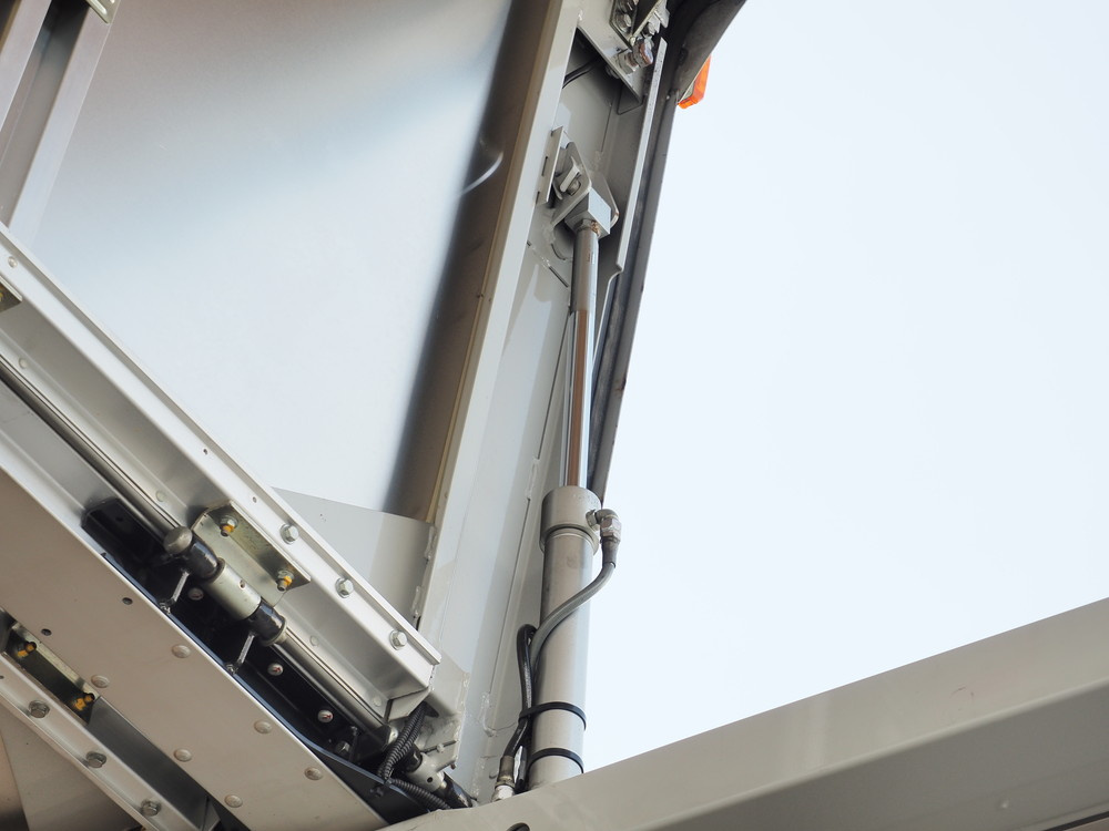 いすゞ フォワード ウイング車 中型 TKG-FRR90T2 年式 H26[写真17]