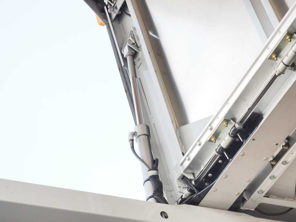 いすゞ フォワード ウイング車 中型 TKG-FRR90T2 年式 H26[写真12]