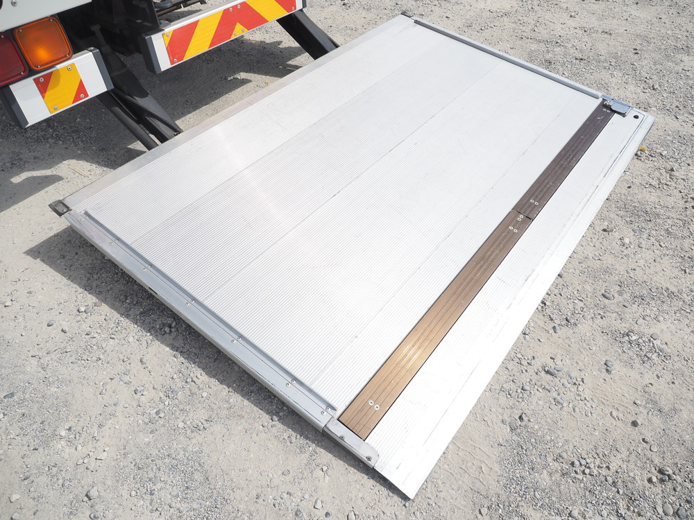 いすゞ フォワード ウイング車 中型 2RG-FRR90T2 年式 R1[写真28]