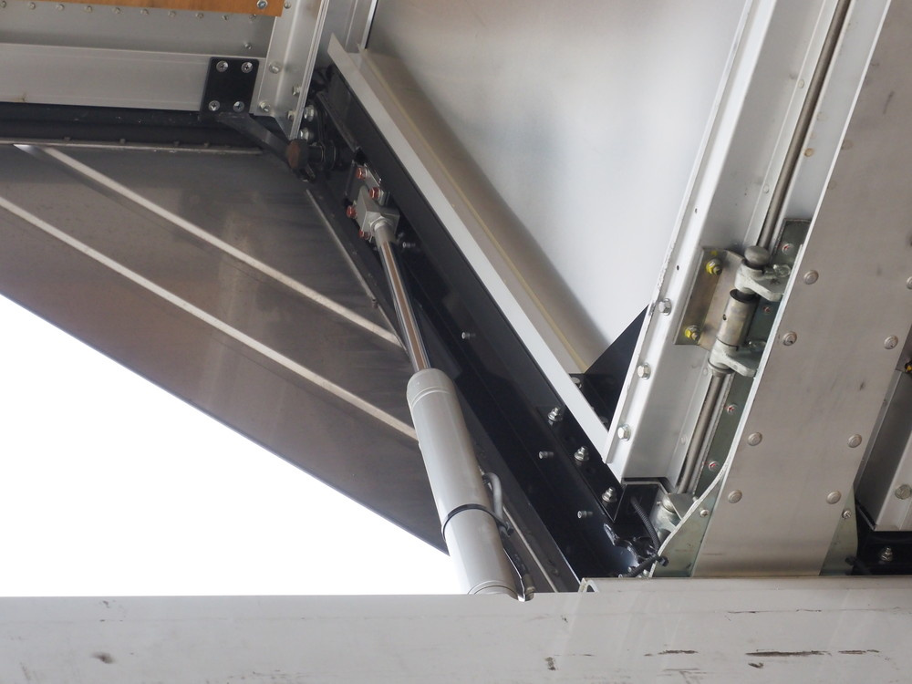 日野 プロフィア ウイング車 大型 QPG-FW1EXEG 年式 H27[写真15]