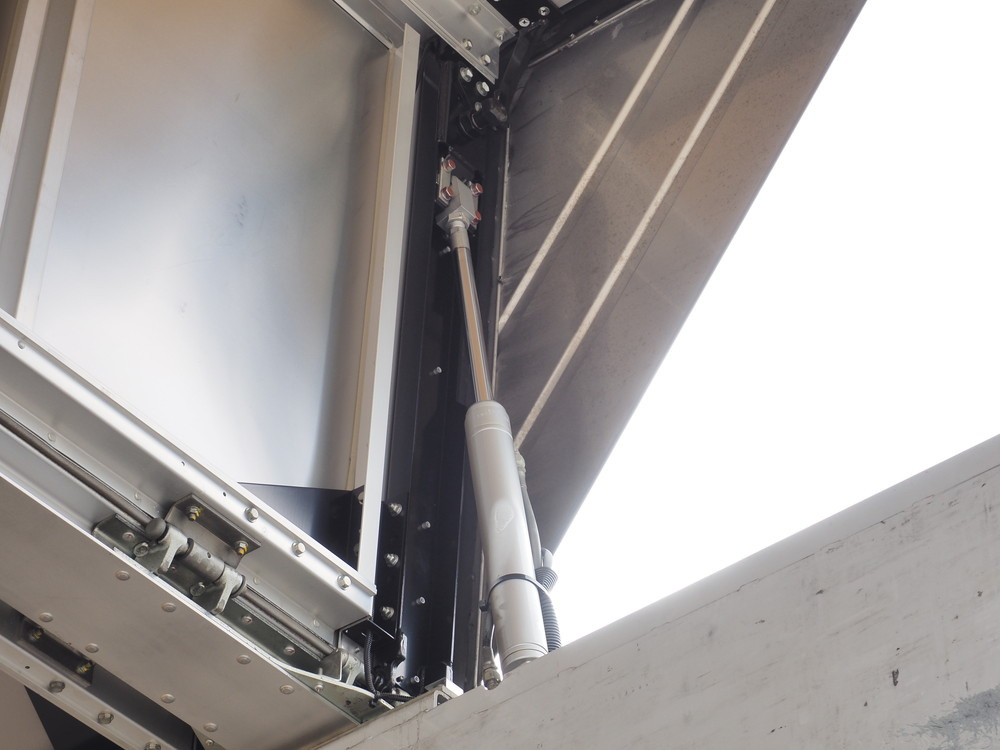 日野 プロフィア ウイング車 大型 QPG-FW1EXEG 年式 H27[写真10]