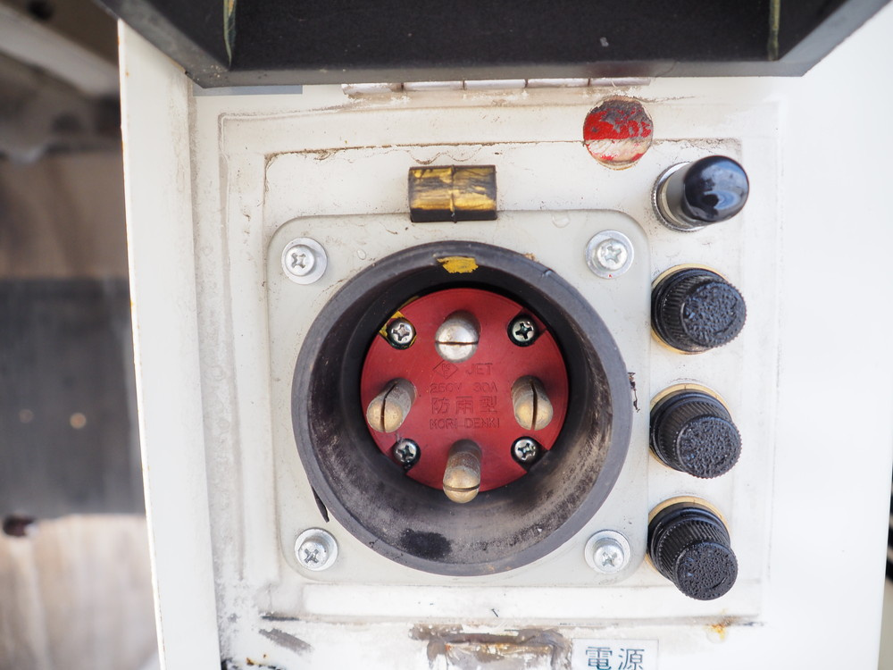 UDトラックス クオン 冷凍バン 大型 PKG-CD4ZA 年式 H21[写真14]