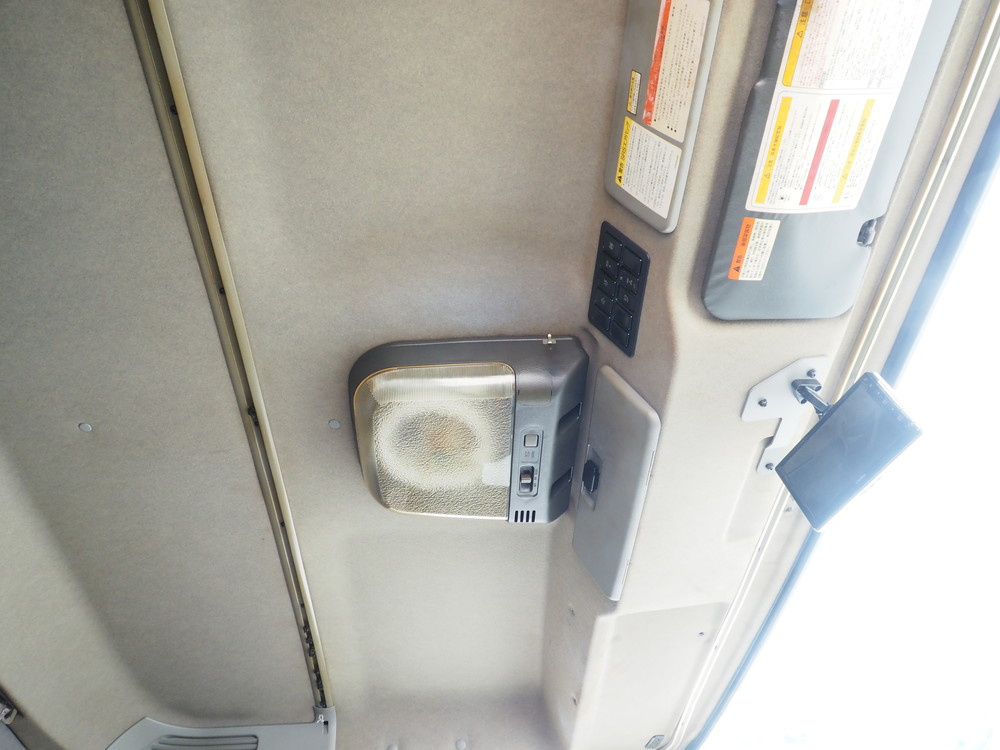 いすゞ ギガ ウイング車 大型 QKG-CYJ77A 年式 H24[写真31]