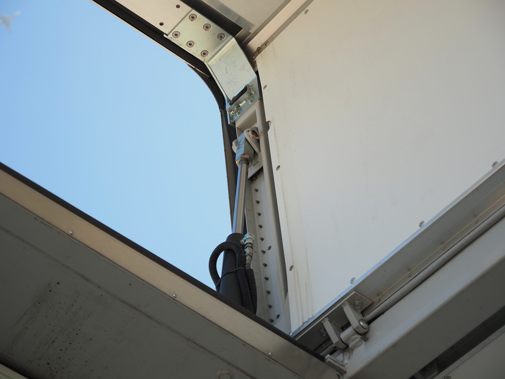 三菱ふそう スーパーグレート 冷凍ウイング 大型 2PG-FU74HZ 年式 R2[写真15]