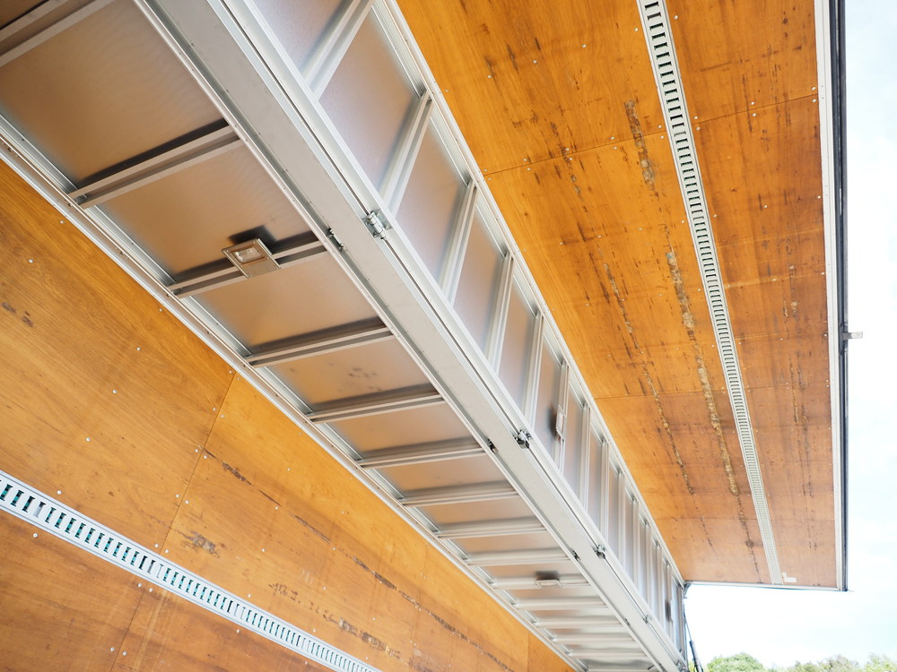 いすゞ ギガ ウイング車 大型 QKG-CYJ77A 年式 H24[写真18]