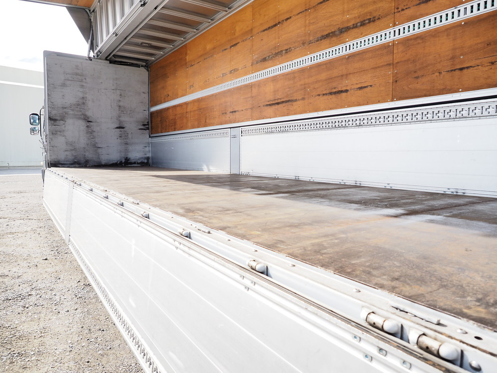 いすゞ ギガ ウイング車 大型 QKG-CYJ77A 年式 H24[写真16]