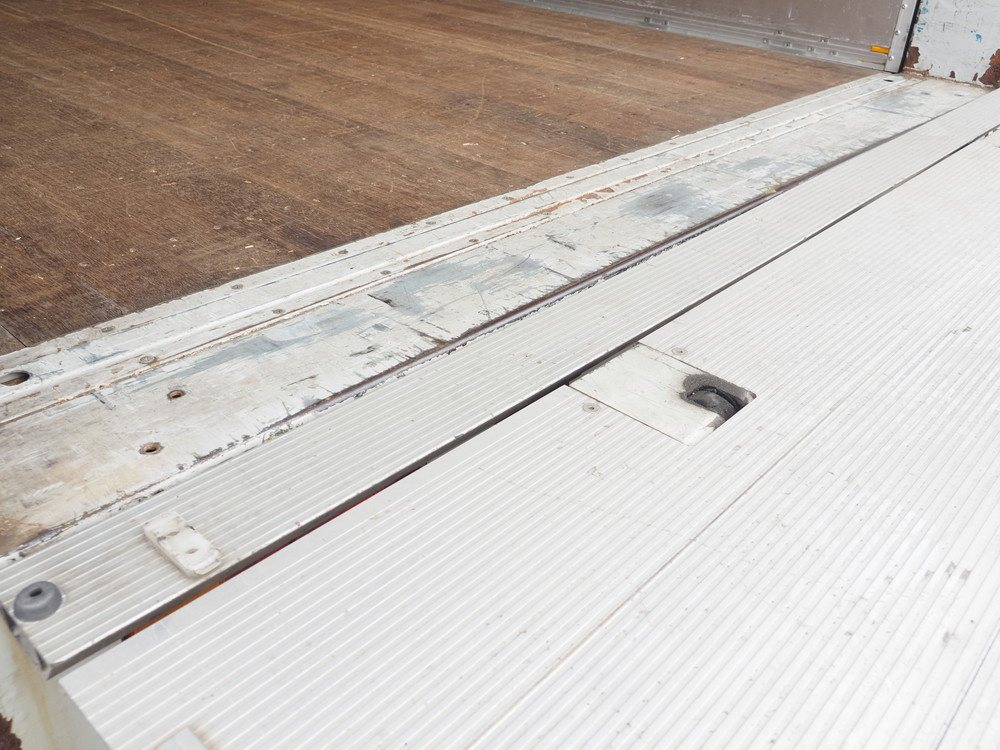 日野 レンジャー ウイング車 中型 TKG-FD7JLAG 年式 H26[写真23]