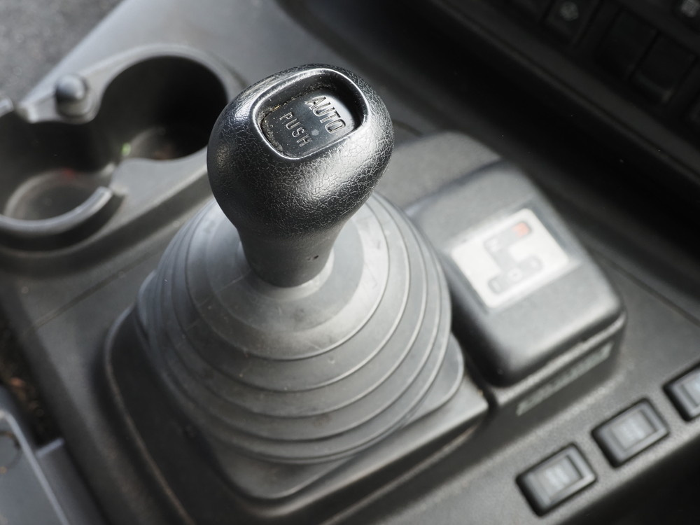 いすゞ ギガ ウイング車 大型 QPG-CYJ77B 年式 H28[写真35]