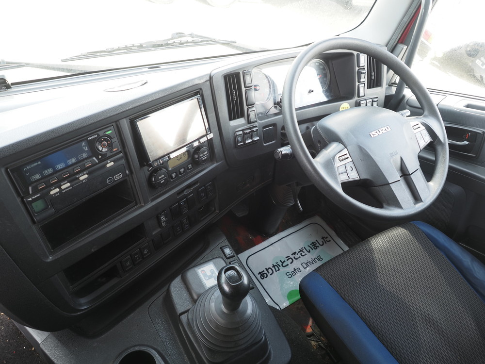 いすゞ ギガ ウイング車 大型 QPG-CYJ77B 年式 H28[写真33]