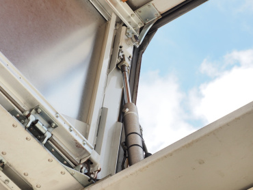 いすゞ ギガ ウイング車 大型 QKG-CYJ77A 年式 H24 [写真15]