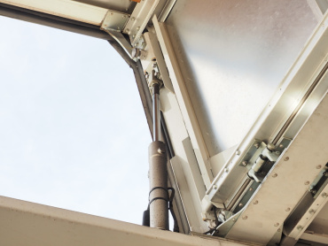 いすゞ ギガ ウイング車 大型 QKG-CYJ77A 年式 H24 [写真10]