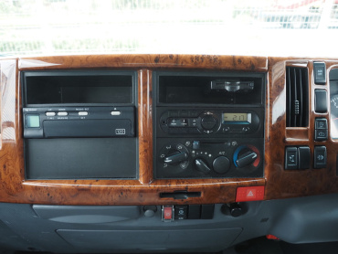 いすゞ エルフ 平ボディ 小型 TRG-NLR85AR 年式 H29[写真27]