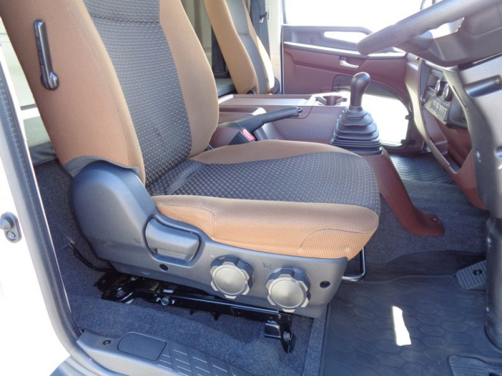 日野 レンジャー 冷凍バン 中増t 2KG-GD2ABA 年式 R3[写真10]