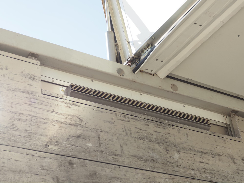 いすゞ ギガ 冷凍ウイング 大型 QKG-CYL77A 年式 H26[写真20]