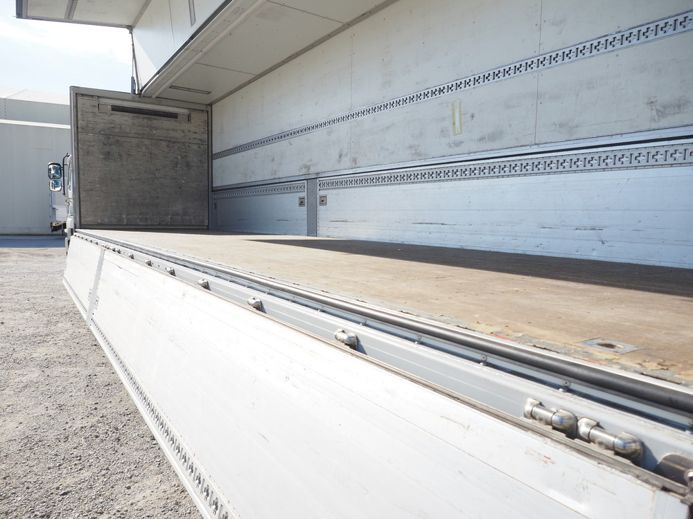 いすゞ ギガ 冷凍ウイング 大型 QKG-CYL77A 年式 H26[写真22]