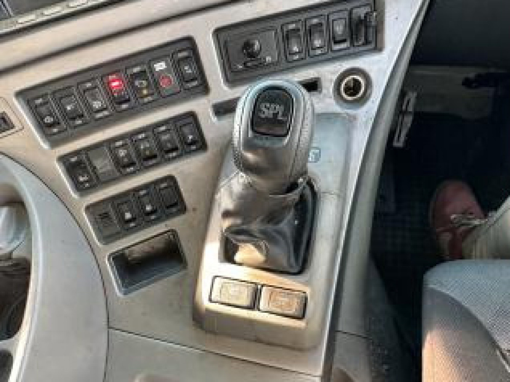 UDトラックス クオン ウイング車 大型 QKG-CG5ZA 年式 H25[写真29]