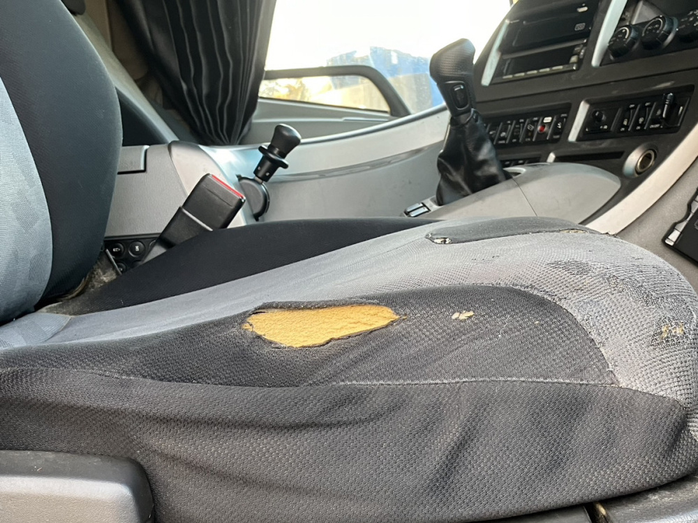 UDトラックス クオン ウイング車 大型 QKG-CG5ZA 年式 H25[写真33]