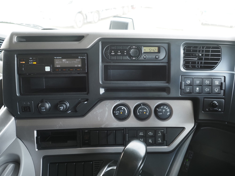 UDトラックス  トラクタ 大型 2PG-GK5AAB 年式 R2[写真28]